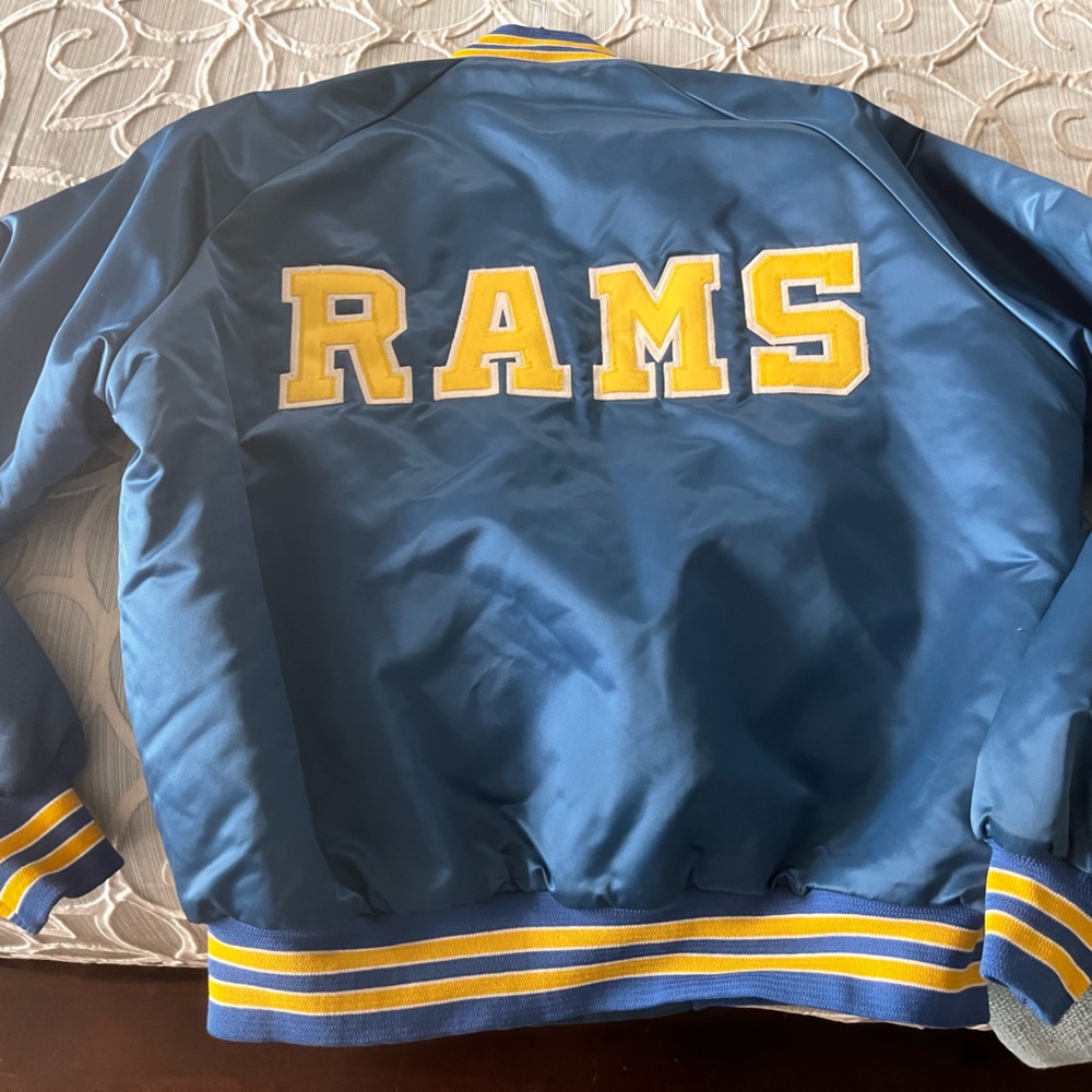 Vintage 1980’s Los Angeles chalk line, satin jacket, and very good condition.